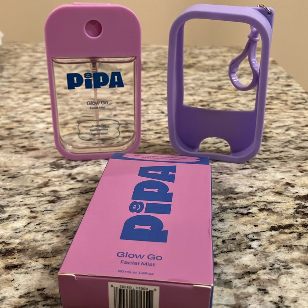 PIPA Glow Go Facial Mist + Lavender Silicone Holder Set Resveratrol On The Go
